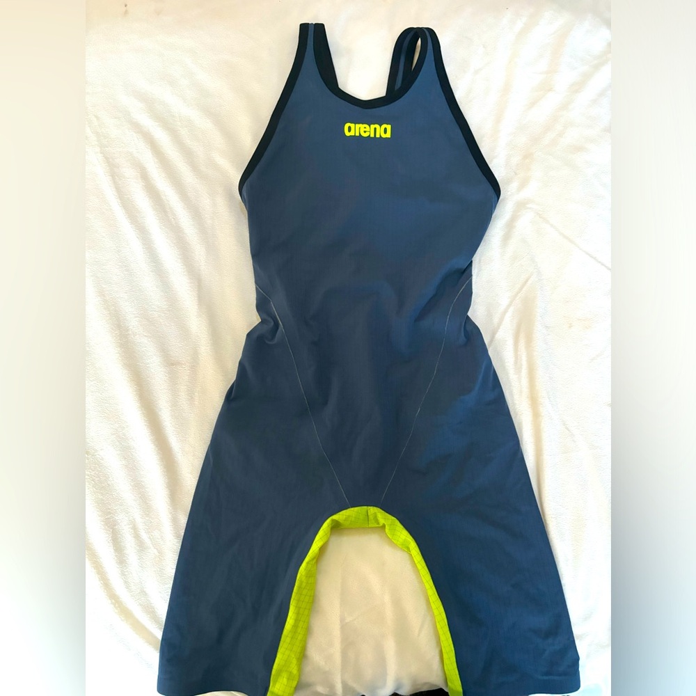 Arena Carbon Flex tech suit